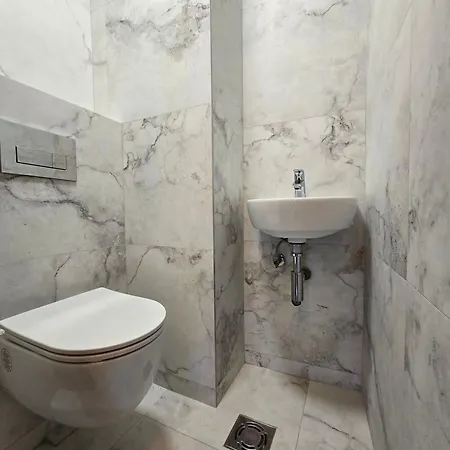 Family Lux Apartmant Апартаменты Подгорица