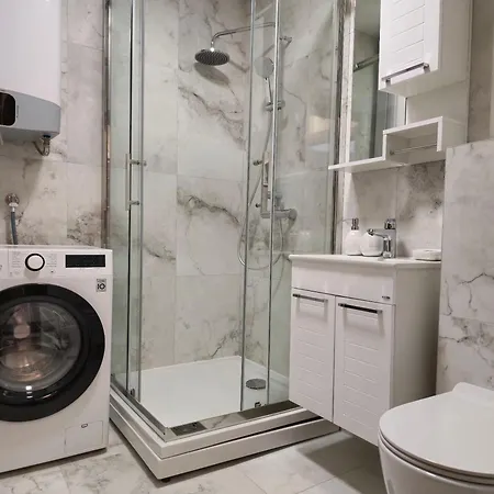 Family Lux Apartmant * Подгорица